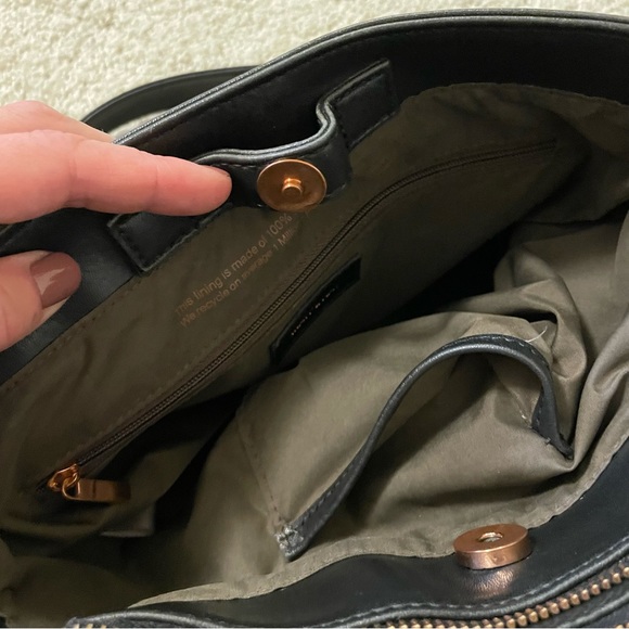 Matt and Nat Black Jorja (small) Bag - Picture 5 of 7